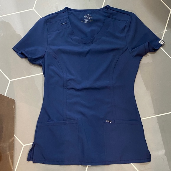 Cherokee Women's Scrub Top - Picture 1 of 2